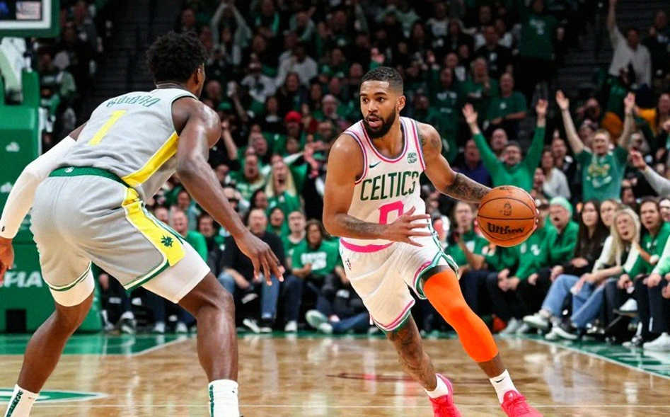 LeBron đến Philadelphia, Giannis sang Miami: NBA 2026 mở màn bằng cuộc đại dịch chuyển