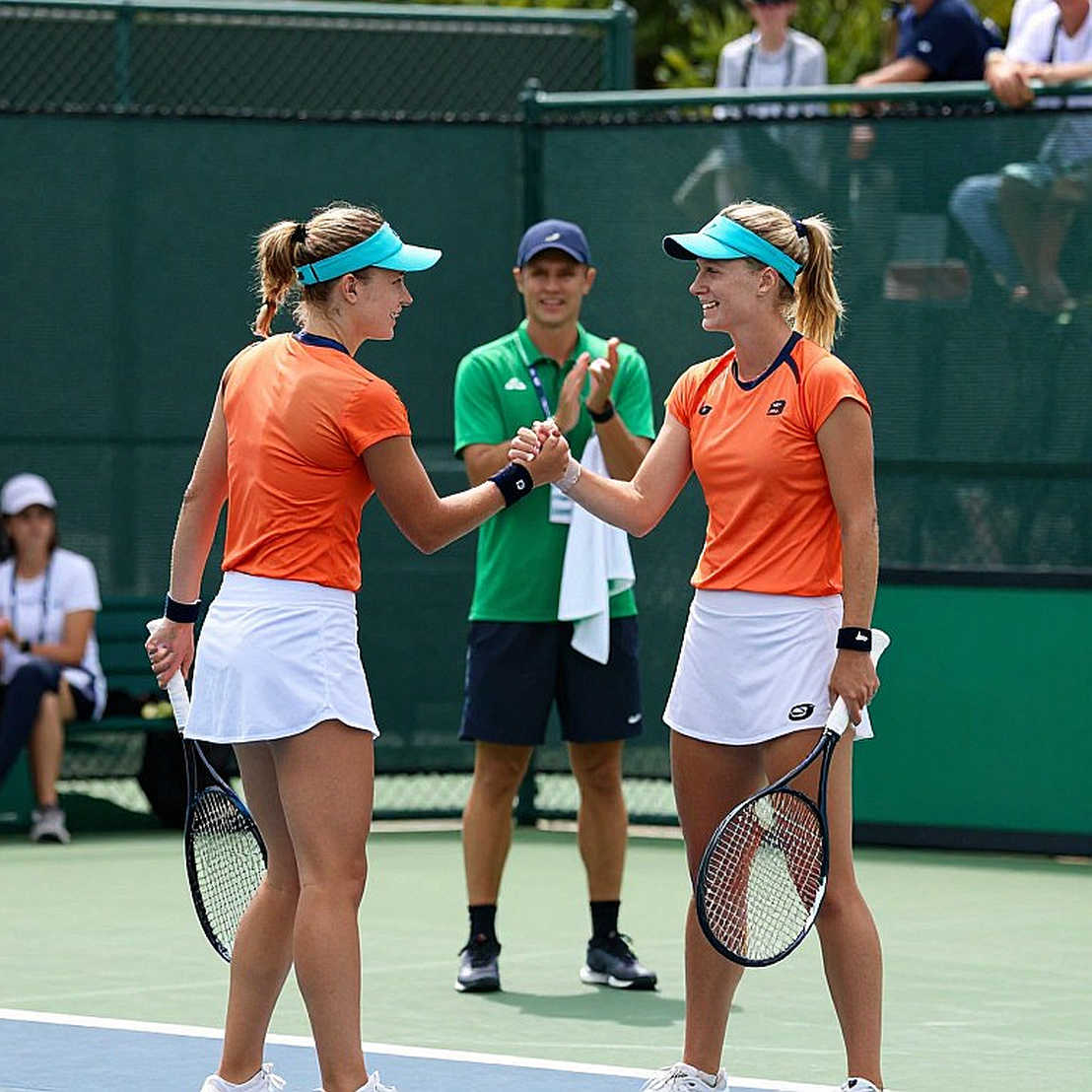 Medvedev lần đầu bảo vệ danh hiệu ATP: bản lề nằm ở set hai, không phải ở chiếc cúp