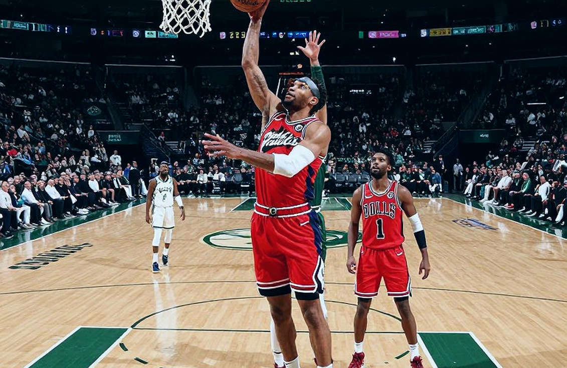 Tony Parker thắng trận đầu ở EuroLeague: Con số 84-74 và khoảng trống không ai đo Tony Parker thắng trận đầu ở EuroLeague: Con số 84-74 và khoảng trống không ai đo