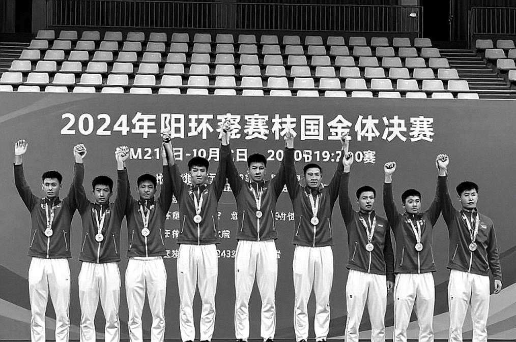 Bản phân tích chín chiều rỗng ruột: khi ngành esports quên cách nói "tôi không biết" Bản phân tích chín chiều rỗng ruột: khi ngành esports quên cách nói "tôi không biết"