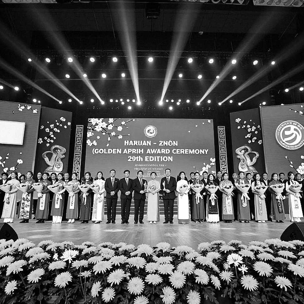 Giữ nhịp giữa phòng tin võ thuật: Khi người viết phải nói 'chưa đủ dữ liệu'