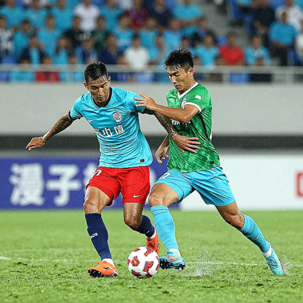 Khi máy quay im lặng: VAR, vị trí trọng tài và giới hạn của bằng chứng ở V.League 1 Khi máy quay im lặng: VAR, vị trí trọng tài và giới hạn của bằng chứng ở V.League 1