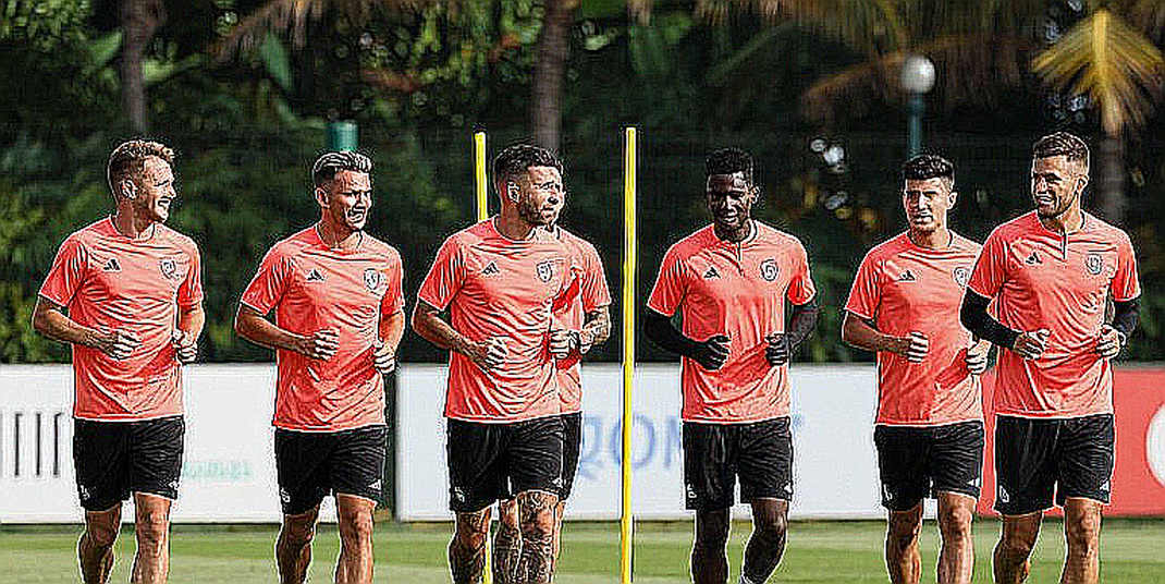 Đội tuyển nữ Việt Nam thắng CLB nữ Giang Tô 1-0: Tín hiệu tích cực cho ASIAD 2026 nhưng còn nhiều việc phải làm Đội tuyển nữ Việt Nam thắng CLB nữ Giang Tô 1-0: Tín hiệu tích cực cho ASIAD 2026 nhưng còn nhiều việc phải làm