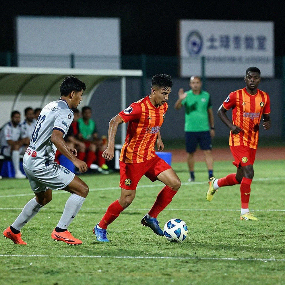 Tên Shin Tae-yong vang lên trên sân Gelora Bung Karno: Khi niềm tiếc thương trở thành áp lực vô hình lên John Herdman