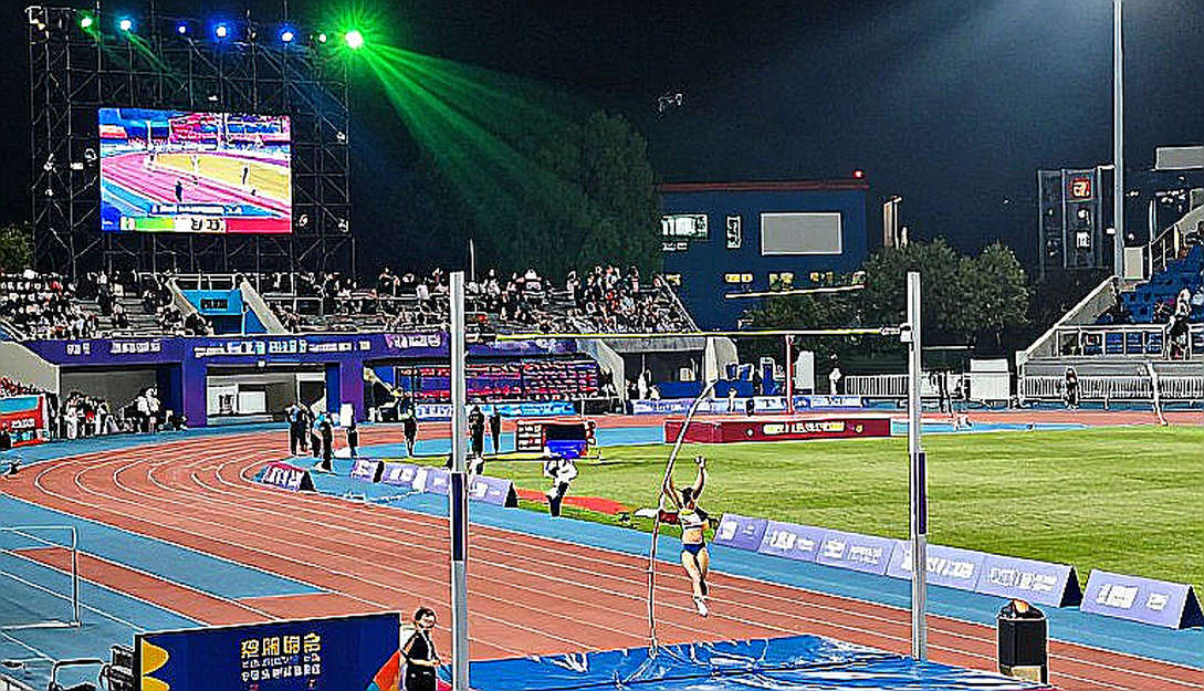 Từ DESCENTE 2026 đến Swift Suit 2026: hai mươi năm quần áo thi đấu điền kinh tự viết lịch sử