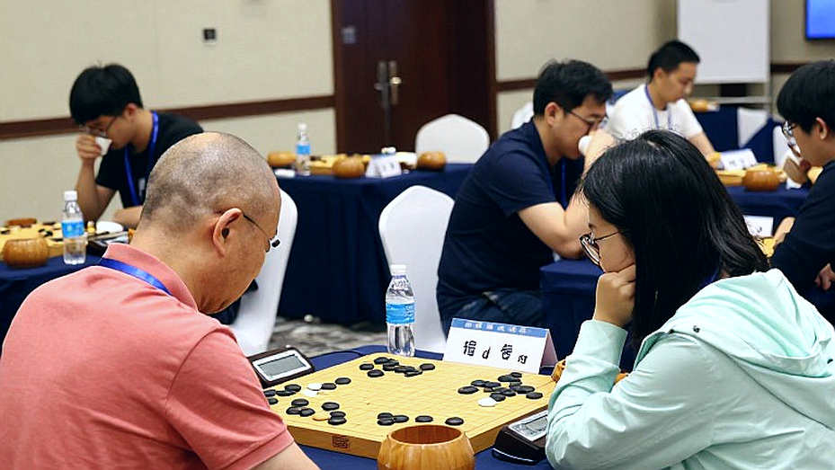 KCF Academy 'mùa thứ ba': Chiếc áo học viện của ChessBase Magazine và bài học cho làng cờ Việt